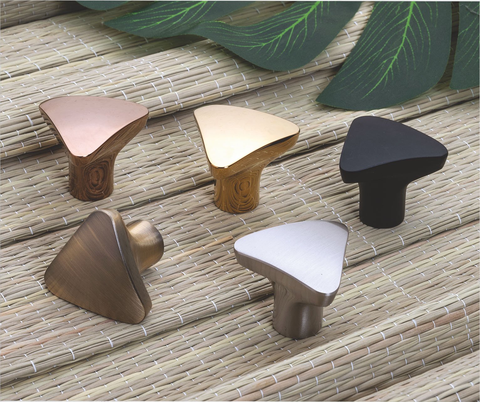 Knobs by Decor Hardware